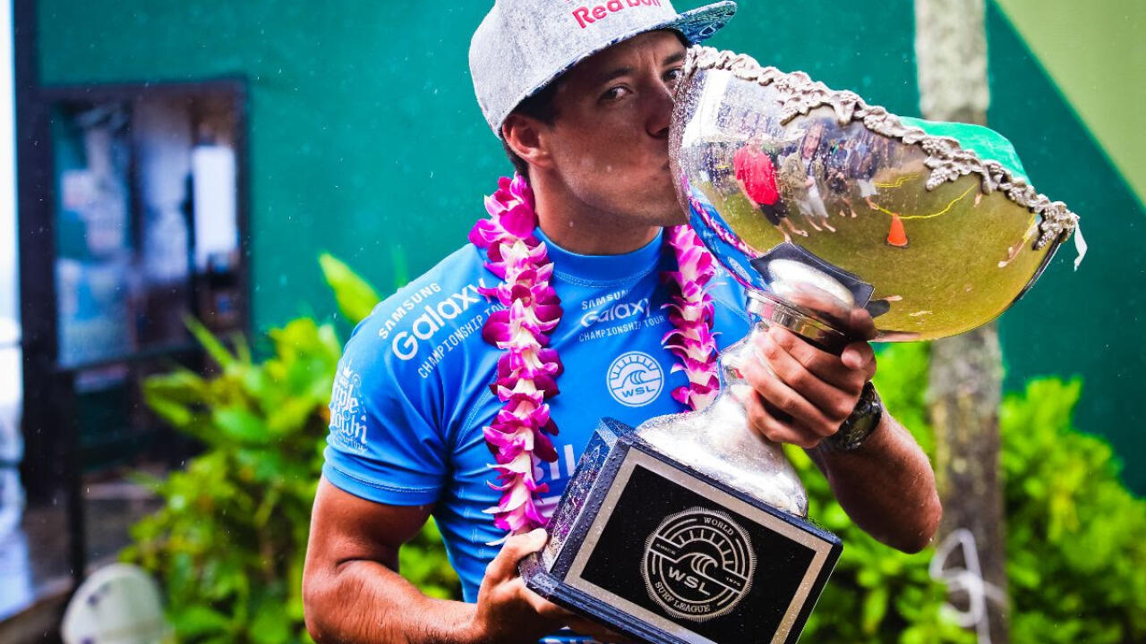 Adriano de Souza, o "Mineirinho", foi o campeão mundial da World Surf League (WSL) em 2015. Foto: Divulgação WSL