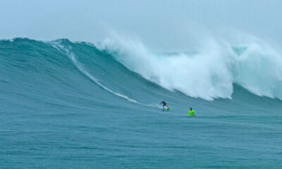 Luciano Dubiba na maior onda já registrada na Bahia. Foto: Xande Guedes