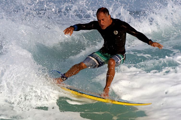 Ricardo Bocão pega ondas há mais de 40 anos - Arquivo pessoal