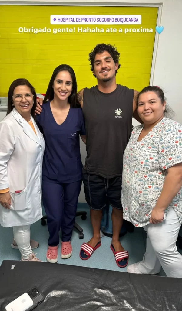 Gabriel Medina sofre ferimento na cabeça depois de sessão de surfe na Paúba, em São Sebastião (SP). Foto: Reprodução