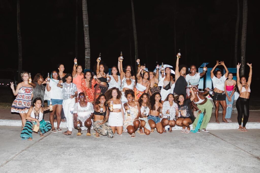 Encontro Nacional de Surfistas Negras e Nordestinas 2023, praia do Pontal de Maracaípe Ipojuca, Pernambuco, Movimento Surfistas Negras. Foto: Swell Nóbrega