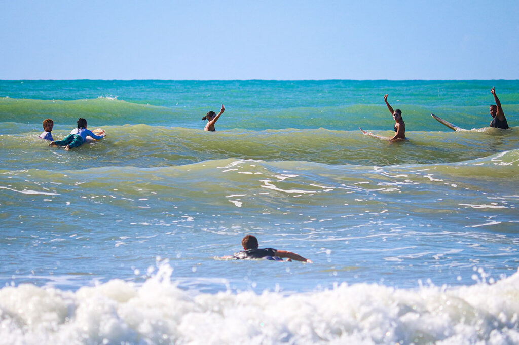 Praia de Itapuama, em Cabo de Santo Agostinho (PE), Pernambuco, Surf, Surfe, Surfpe, UFPE, Universidade Federal de Pernambuco, Aulas de Surfe. Foto: @dxs_aulasdesurf