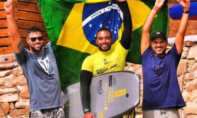 Eder Luciano, Gabriel Braga e Uri Valadão no Taghazout Bay World Bodyboard Championship, etapa de abertura do Mundial de Bodyboard em Agadir, Marrocos. Foto: @bodyboarding_style