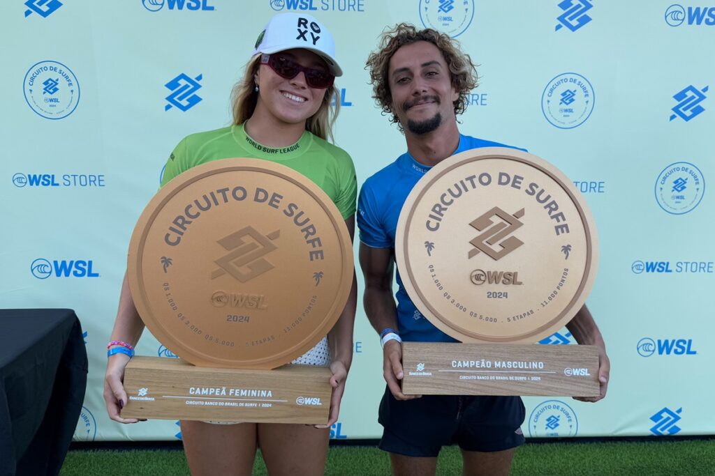 Laura Raupp e Mateus Sena campeões do Circuito Banco do Brasil de Surfe 2024 (Crédito da Foto: Aleko Stergiou / WSL Latam)