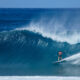 A campeã mundial Caitlin Simmers botando pra baixo em Pipeline (Crédito da Foto: WSL / Brent Bielmann)