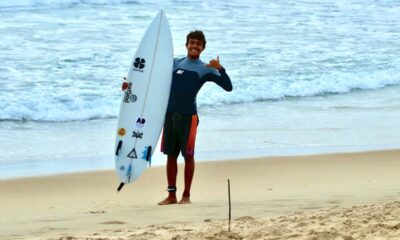 Esdras Morais, surfista baiano radicado em Santa Catarina, celebra a conquista da bolsa ISA 2024, que impulsionará sua carreira no surfe competitivo. Foto: Divulgação