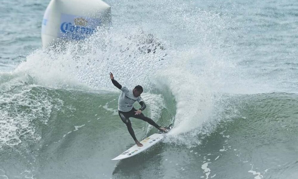 Messias Félix avança a 1ª fase da 3ª etapa do Dream Tour Surf, realizada na Praia Grande, São Francisco do Sul (SC). Foto: @davicastrophotos.