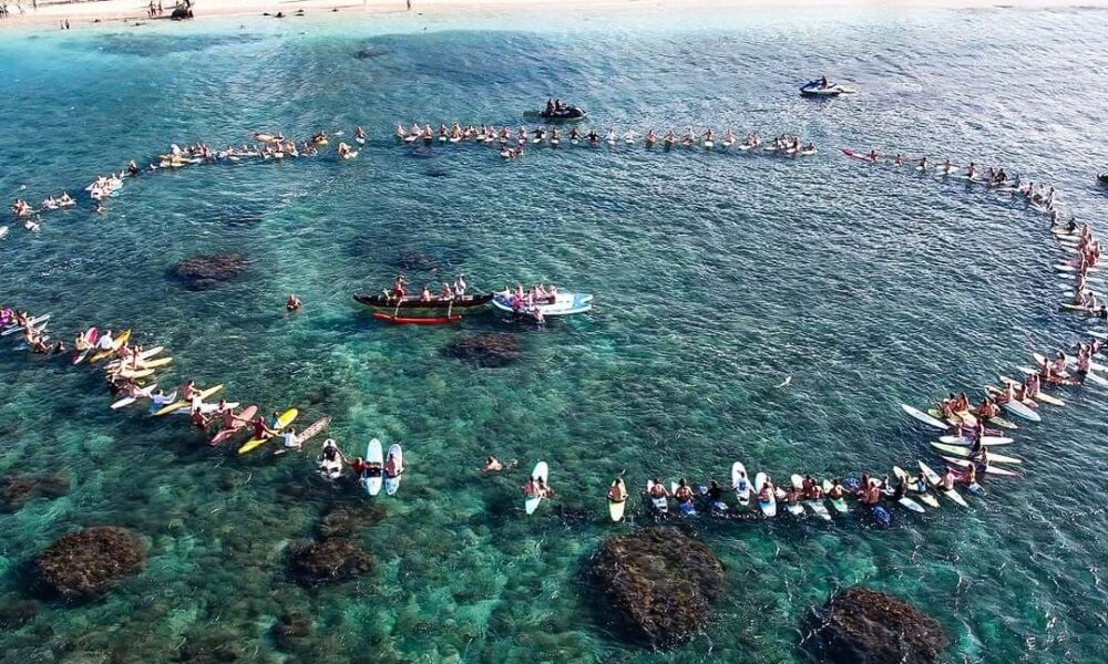 Homenagem a Tiare Couto no North Shore do Havaí, Waialua, Hawaii. Foto: Bruno Lemos