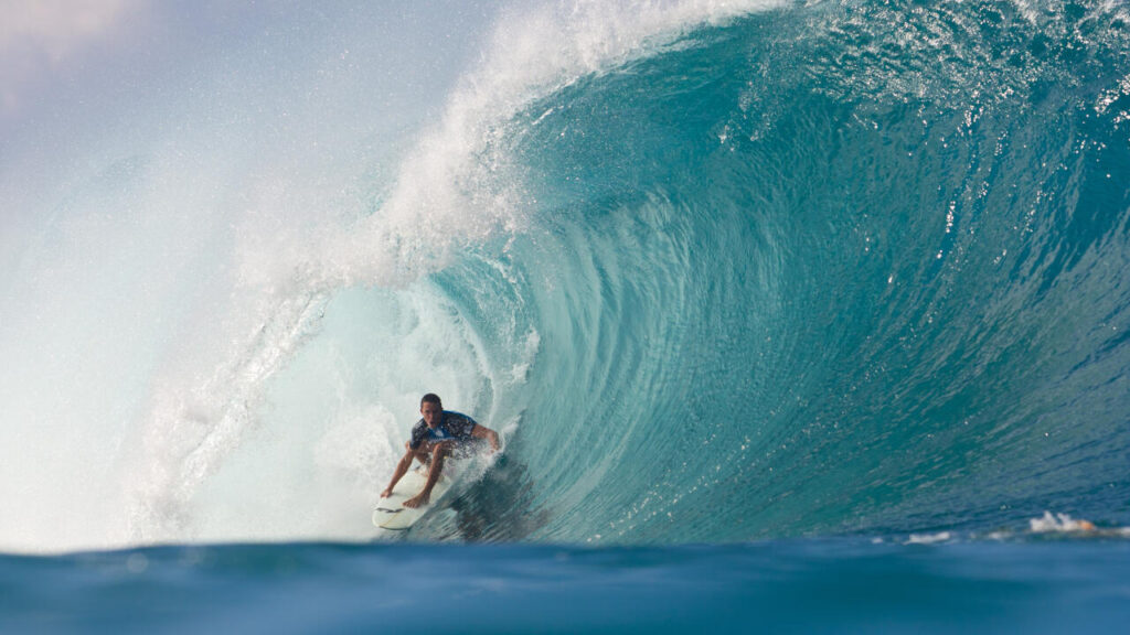 Makai McNamara, Pipeline, Oahu, Hawaii, Havaí. Foto: WSL / Laurent Masurel