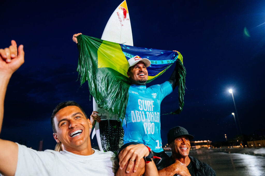 Italo Ferreira, Surf Abu Dhabi Pro 2025, Emirados Árabes, World Surf League, Circuito Mundial de Surf 2025. Foto: WSL / Thiago Diz