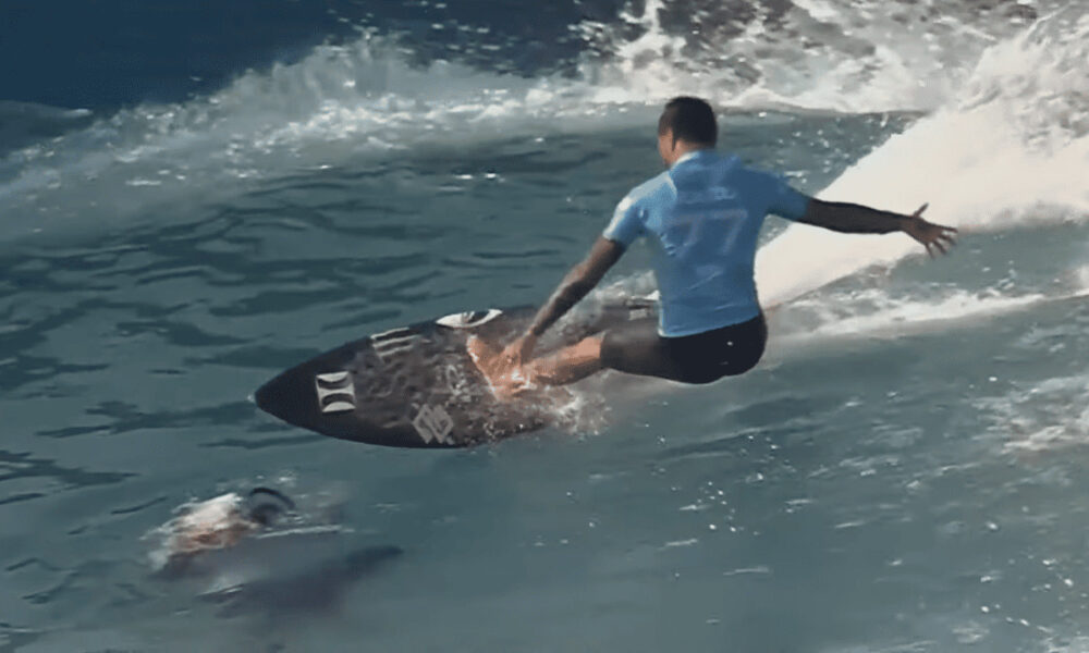 Incidente entre Filipe Toledo e fotógrafo Thiago Diz, Surf Abu Dhabi Pro 2025, Emirados Árabes, World Surf League, Circuito Mundial de Surf 2025. Foto: WSL / Reprodução