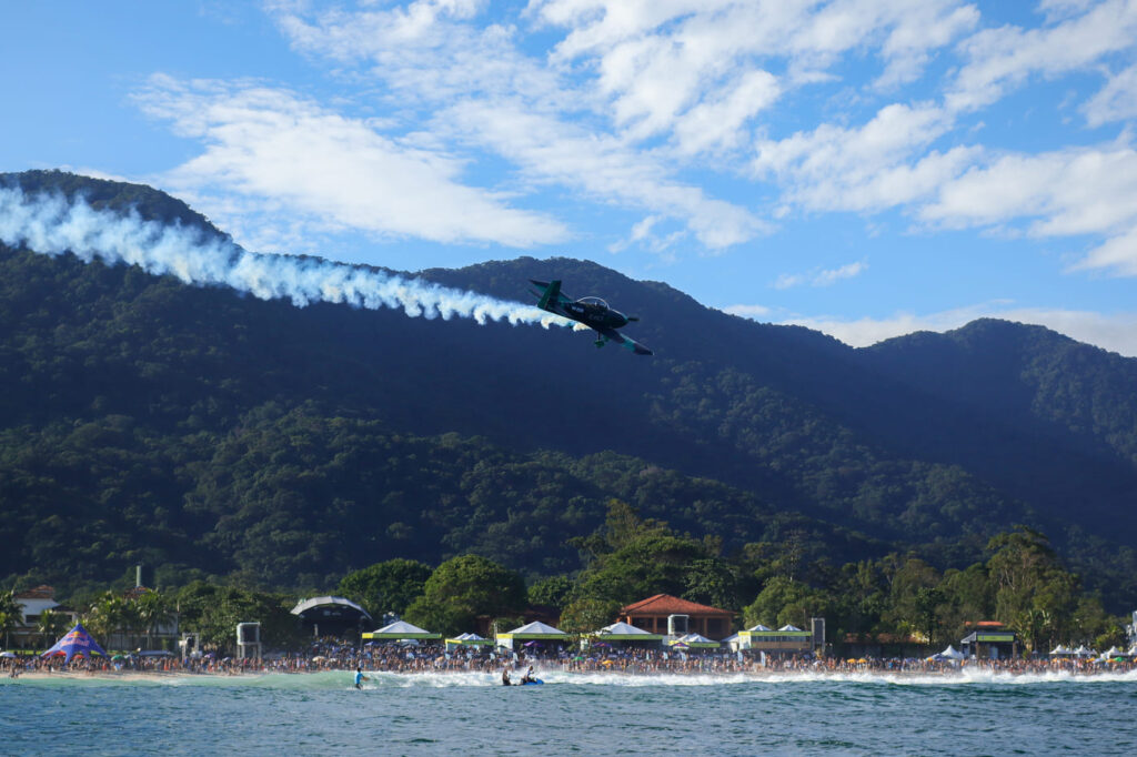 Esquadrilha CEU, Circuito Banco do Brasil de Surfe 2025, Praia de Maresias, São Sebastião (SP), QS 6.000 da World Surf League (WSL). Foto: WSL Brasil / Aleko Stergiou Esquadrilha CEU, Circuito Banco do Brasil de Surfe 2025, Praia de Maresias, São Sebastião (SP), QS 6.000 da World Surf League (WSL). Foto: WSL Brasil / Aleko Stergiou