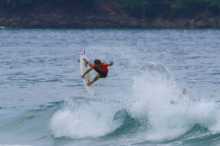 27 Mateus Herdy Circuito Banco do Brasil de Surfe Etapa São Sebastião Aleko Stergiou 9