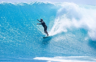 Fabio Gouveia em ação no Urca Challenge 2025 em Guamaré, Rio Grande do Norte, Big Swell, Ondas Grandes, Urca do Minhoto. Foto: Alexandre Alessy