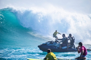 Danilo Costa em ação no Urca Challenge 2025 em Guamaré, Rio Grande do Norte, Big Swell, Ondas Grandes, Urca do Minhoto. Foto: Alexandre Alessy