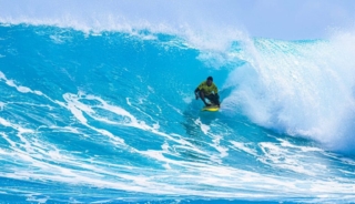 Danilo Costa em ação no Urca Challenge 2025 em Guamaré, Rio Grande do Norte, Big Swell, Ondas Grandes, Urca do Minhoto. Foto: Alexandre Alessy
