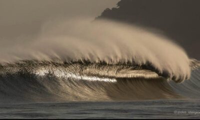 Ondas perfeitas com swell de sul na Praia de Maresias, São Sebastião (SP). Foto: Aleko Stergiou