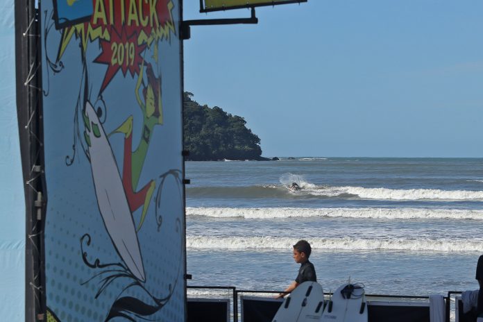 Hang Loose Surf Attack, Perequê-Açu, Ubatuba (SP). Foto Munir El Hage