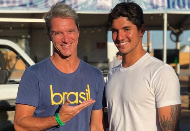 Gabriel Medina e Pedro Burckauser, criador do canal People on Tour.
