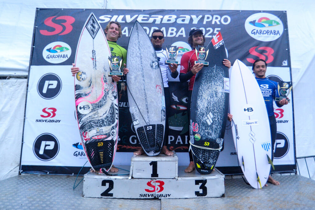Finalistas do Silverbay Pro 2025, Praia da Silveira, Garopaba (SC), Circuito Catarinense de Surf Profissional, Fecasurf. Foto: Divulgação Silverbay