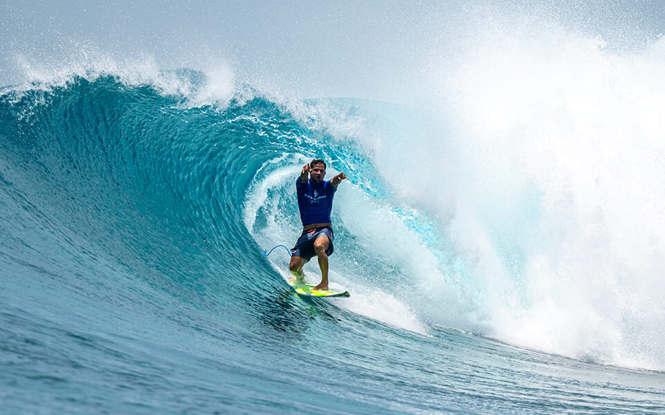 Michel Bourez, Four Seasons Surfing Champions Trophy 2025, Sultans, Maldivas, Kuda Huraa, Maldives., Twin Fin, Biquilha. Foto: Ted Grambeau