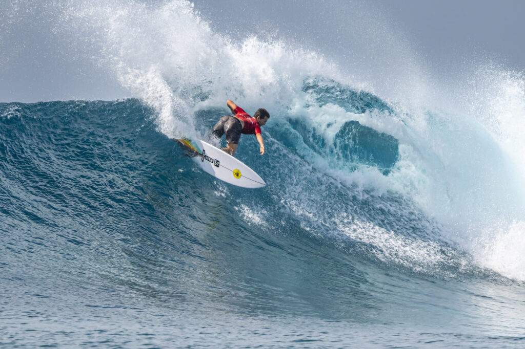 Jessé Mendes, Four Seasons Surfing Champions Trophy 2025, Sultans, Maldivas, Kuda Huraa, Maldives, Thruster, Triquilha. Foto: Ted Grambeau