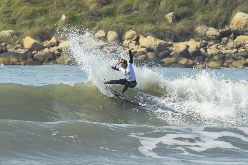 Laura Raupp CircuitoBancoDoBrasilDeSurfe ImbitubaDia4 MarcioDavidPhoto00030011