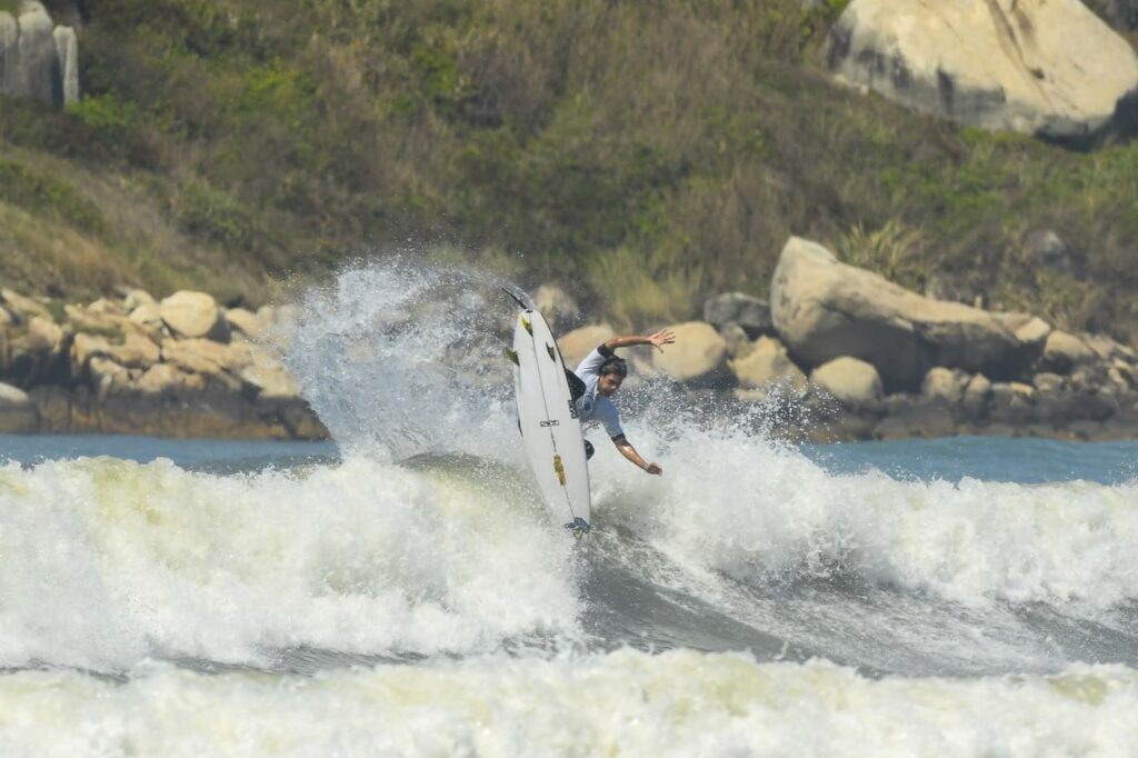Mateus Herdy CircuitoBancoDoBrasilDeSurfe ImbitubaDia4 MarcioDavidPhoto00030021