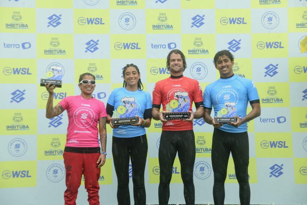 PodioCampeoes CircuitoBancoDoBrasilDeSurfe ImbitubaDia5 MarcioDavidPhoto00030107