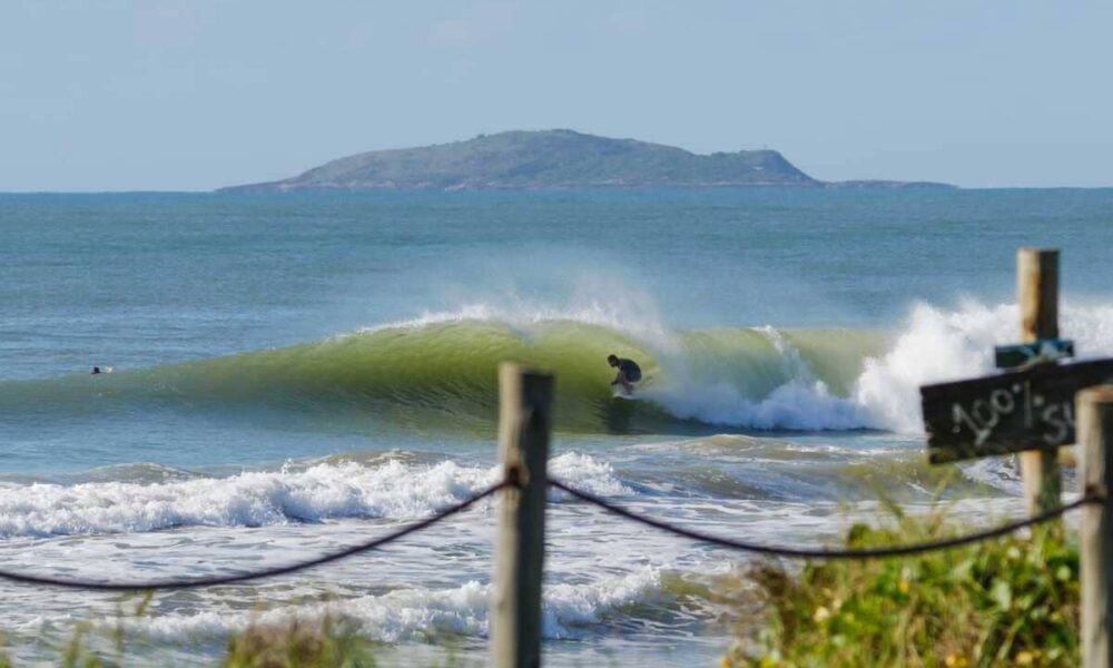 Veja como estarão as ondas na Praia D´Ulé durante a etapa do Circuito Banco do Brasil de Surfe. A previsão indica boas condições entre quinta e domingo. Foto: @jv.fotos_