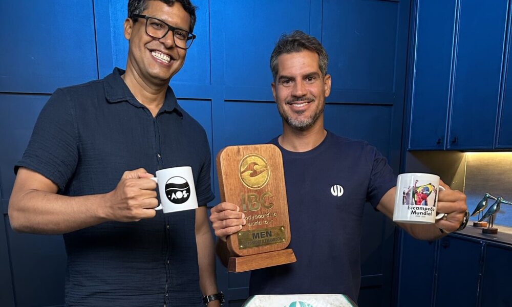 Ader Oliveira estreia o podcast Fala Papah! com Uri Valadão, bicampeão mundial de bodyboard, em uma live histórica cheia de emoção e bastidores.