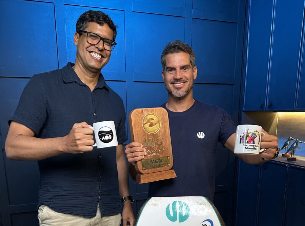 Ader Oliveira estreia o podcast Fala Papah! com Uri Valadão, bicampeão mundial de bodyboard, em uma live histórica cheia de emoção e bastidores.