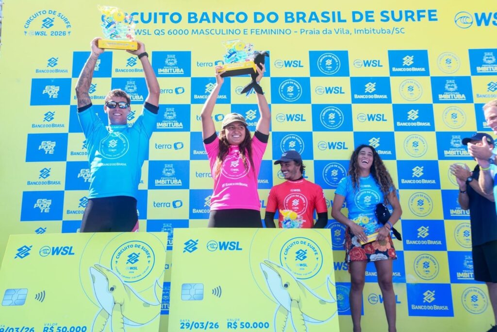 Luan Wood (BRA) e Sophia Medina (BRA) são os campeões do Circuito Banco do Brasil de Surfe - Etapa Imbituba. Créditos: WSL/ Marcio David