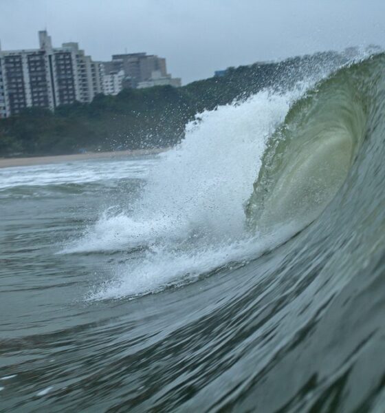 Tombo Hang Loose Surf Attack Foto Munir El Hage 1024x691