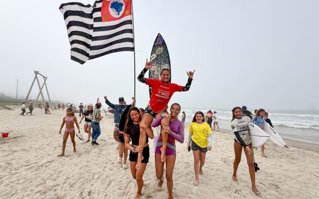 471137 1222450 carol bastides dia 4 surf brasil base foto pablo jacinto 2
