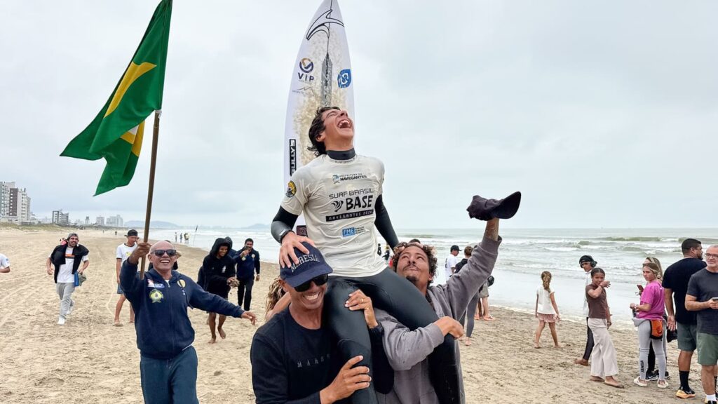 Lucas Peixoto no Surf Brasil Base 2026 em Navegantes