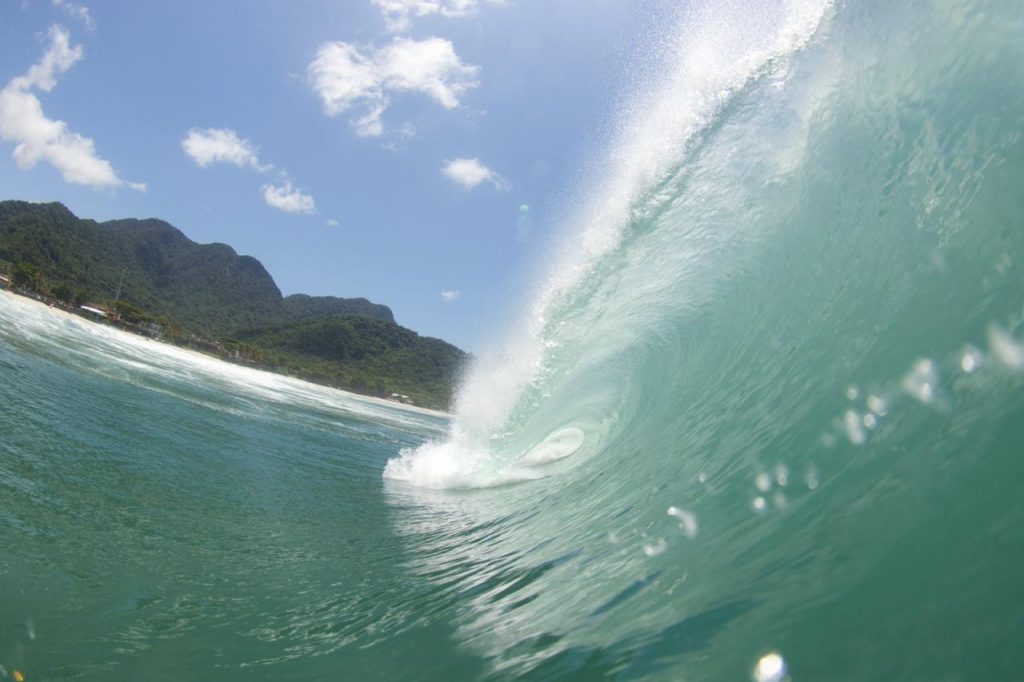 Praia de Maresias, São Sebastião (SP), Surf, Swell, Litoral Norte paulista. Foto: Aleko Stergiou