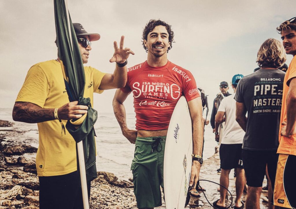 Yago Dora representa a Seleção Brasileira de Surfe no Mundial ISA 2026