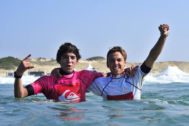 Gabriel Medina e Caio Ibelli, Les Bourdaines, Hossegor, França, Quiksilver King of the Groms 2009, France. Foto: Divulgação